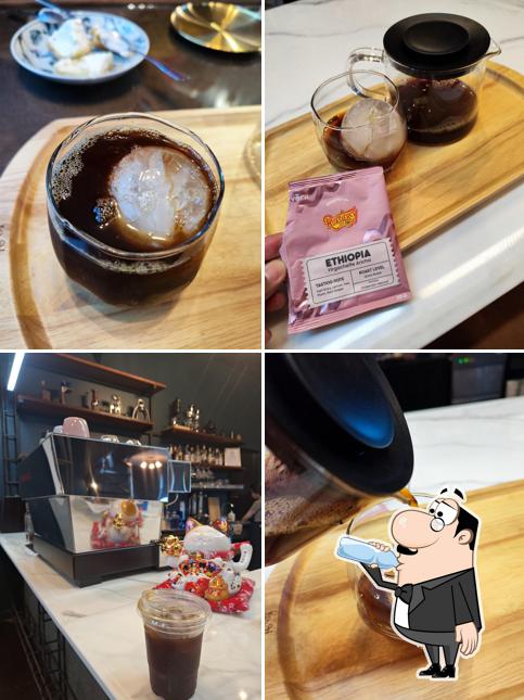 Factory 88 Cafe & Bistro (คาเฟ่ลับ)