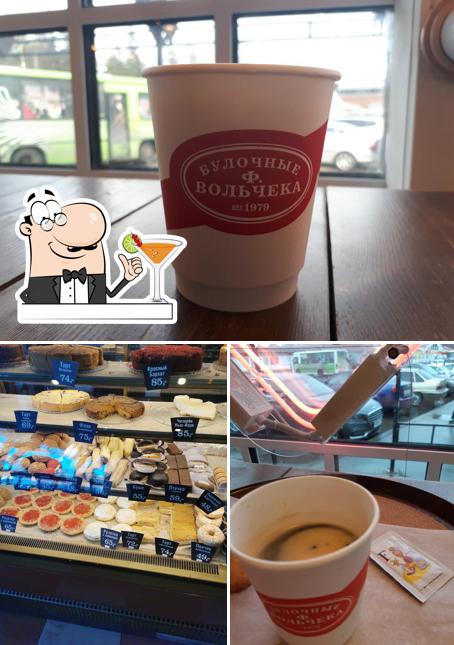 Помимо прочего, в Булочная Ф. Вольчека есть напитки и бургеры