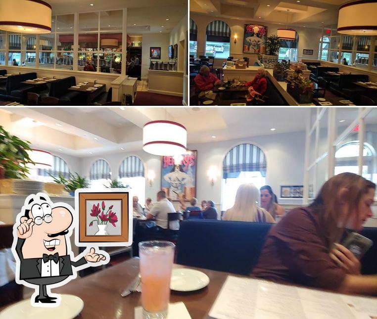 Chez Henry's
