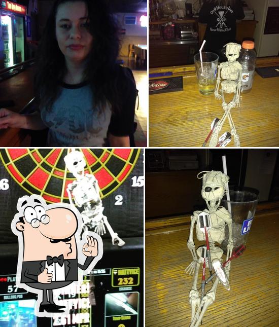 Doghouse Inn