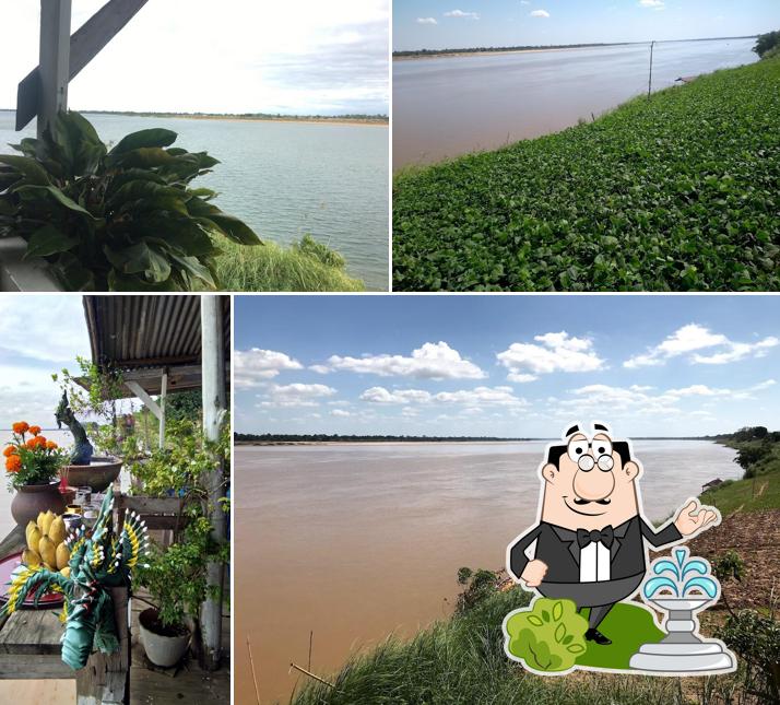 Fad Rim Khong Restaurant