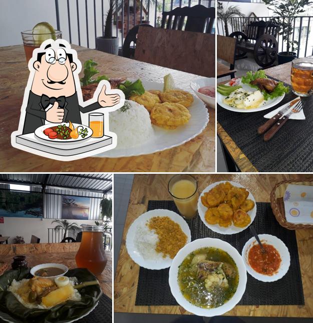 Caldos de gallina criollas "Las Americas"