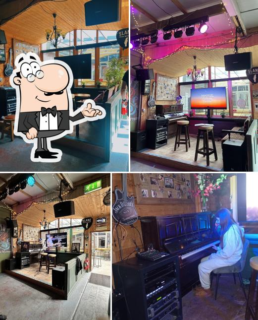 Clarke's Bar