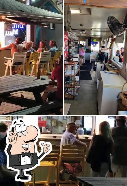 Hooks Bar and Grill