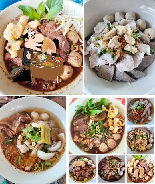 ร้านก๋วยเตี๋ยวหมูน้ำตก"พี่บี"บ้านคลองหรัง อ.นาหม่อม