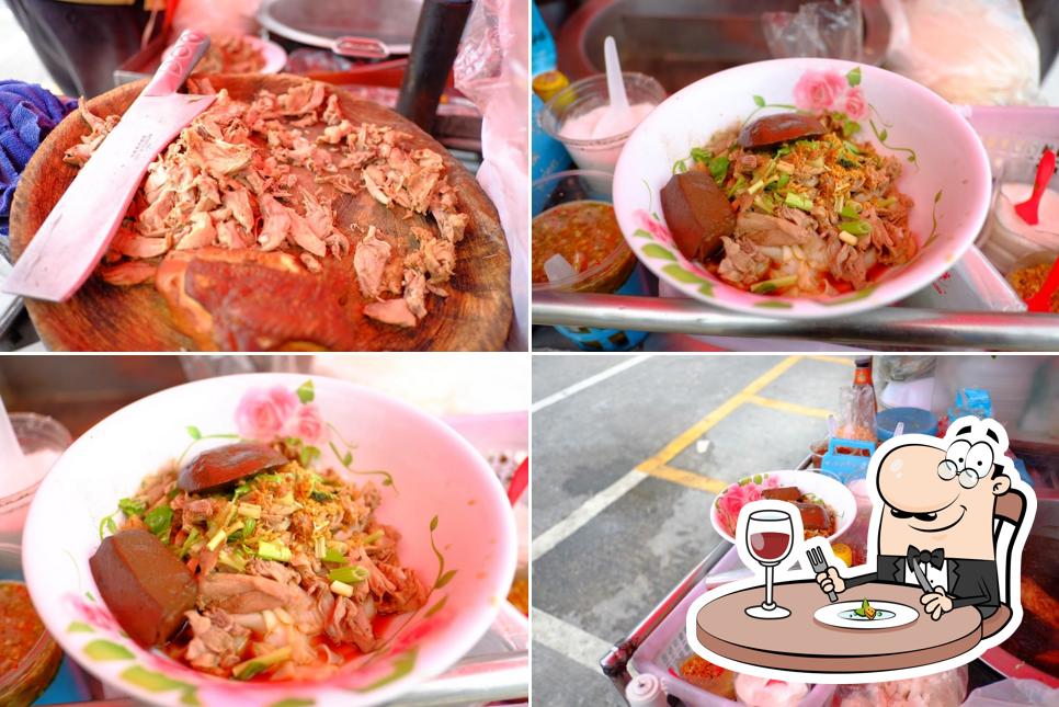 ก๋วยเตี๋ยวเป็ดรถพ่วง
