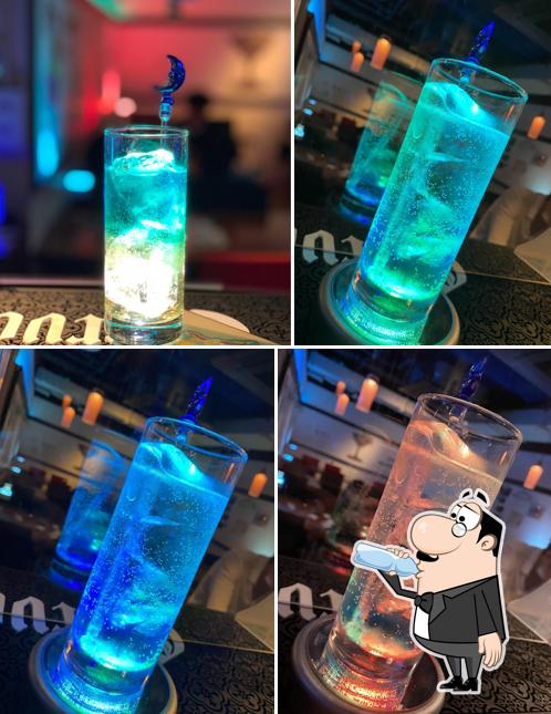 bar moon walk Machida eki mae