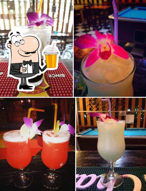 Aeki's Bar & Aeksiam Muaythai