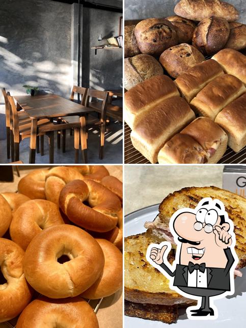 PIAZZA Micro bakery and coffee (ปิอาซซ่า)