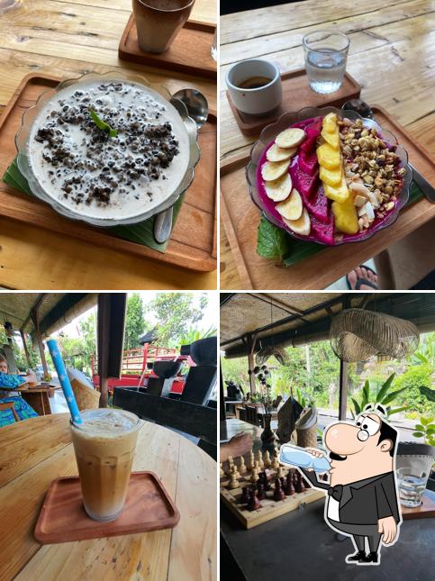 Ropana Coffee shop and Restaurant Bar