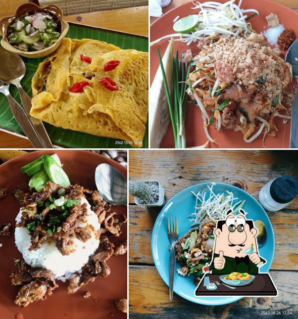 ร้านผัดไทยริมสวน