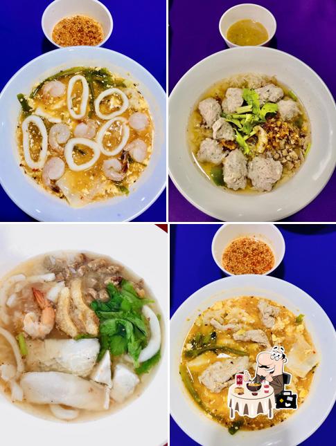 หมูสะเต๊ะลือนาม ร้านยอแสง(YorSang Moo-Satay) สุกี้ - ข้าวต้มปลาเยาวราช