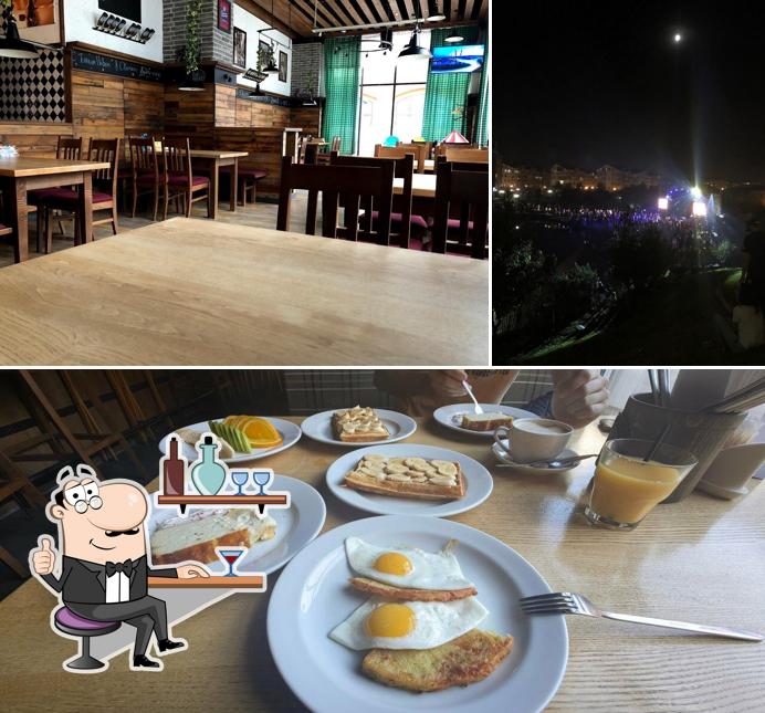 Посмотрите на внутренний интерьер "Пивного ресторана Paulaner"