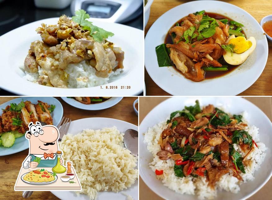 อ.อิ่ม ข้าวมันไก่ ขาหมู แซบเล้ง