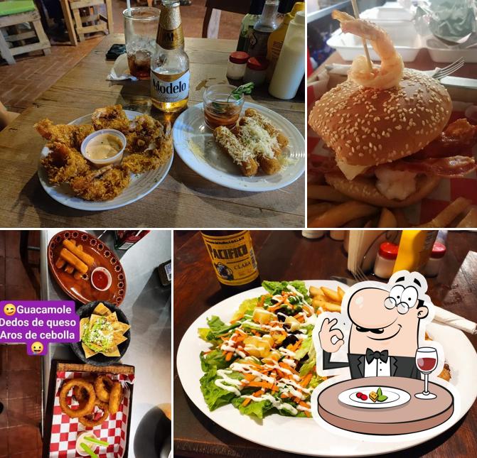 LAS FAMOSAS BURGERS