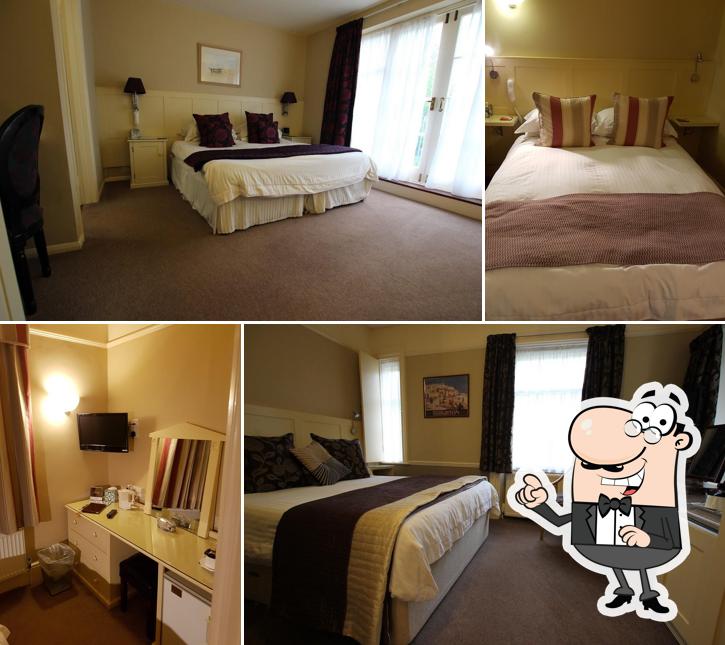 Crossways Hotel