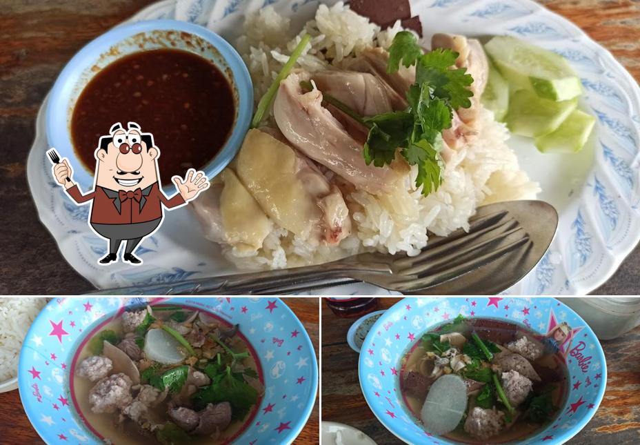 ร้านก๋วยเตี๋ยวเรือ ข้าวมันไก่เจ๊รัชนี(เจ้าเก่า)