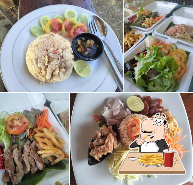 กลางนาคาเฟ่ by สเต็กคุณครู