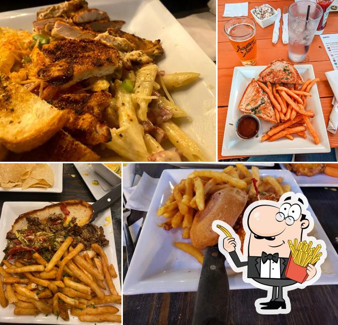 Woodson's Local Tap + Kitchen (Grand Parkway)