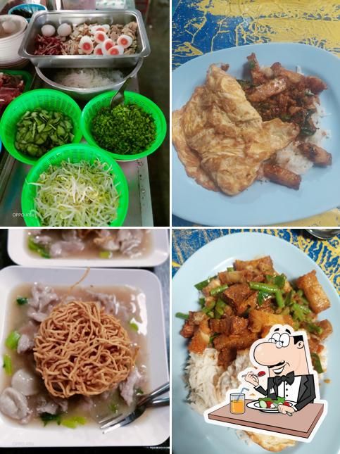 หมูแดง เย็นตาโฟ