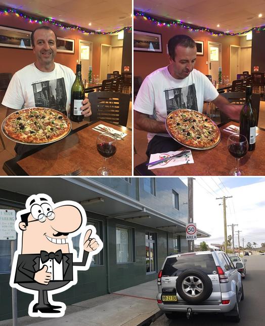 Sam's Pizza Restaurant