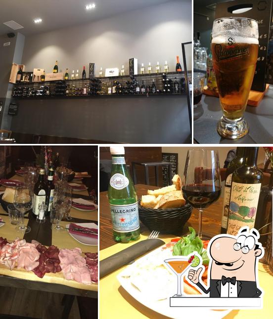 #28100 Wine and Food
