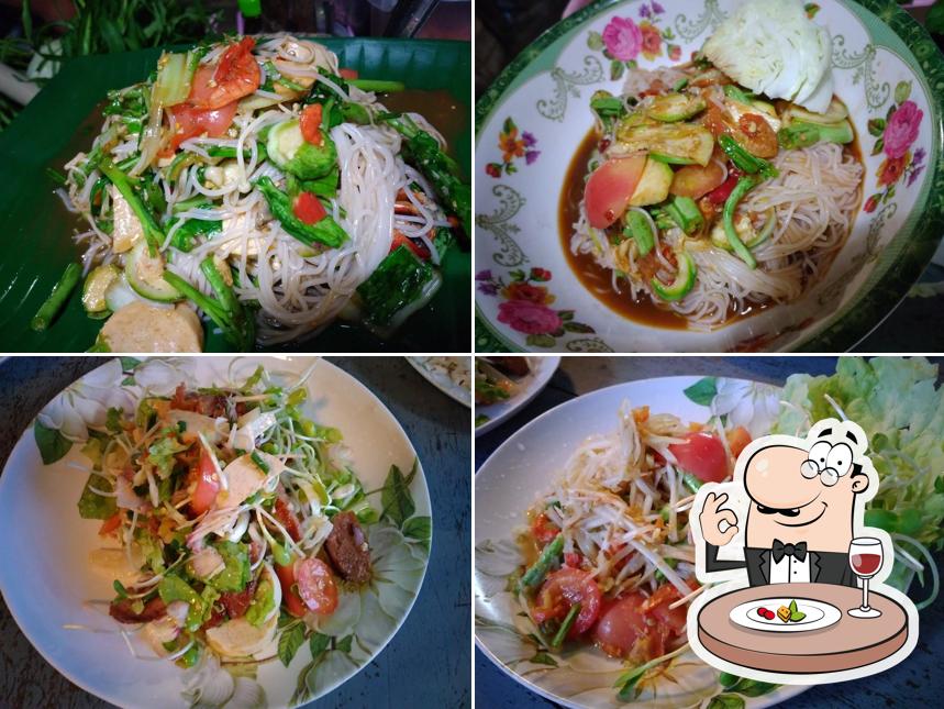 THE SOMTAM GARAGE ส้มตำโรงรถ