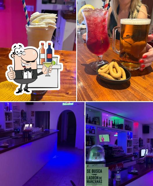Retro Cocktail Bar