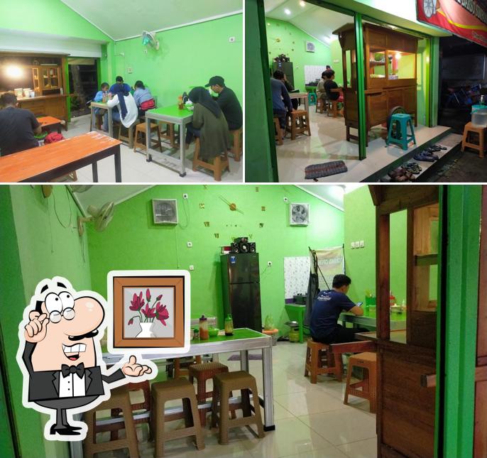 Kedai Bakso Simpang Tiga