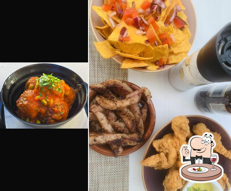 Mahoni's Tapas Bar
