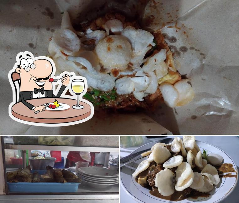 Ms. Leon Food Stall