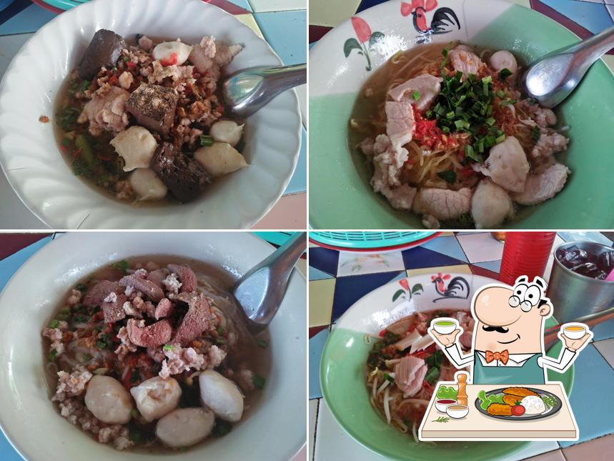 ก๋วยเตี๋ยวป้าสม(หลังวัดลานสัก)