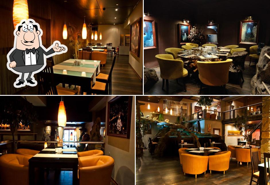 Посмотрите на внутренний интерьер "Стейка's"