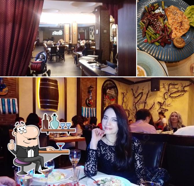 Посмотрите на внутренний интерьер "Альтштадта"