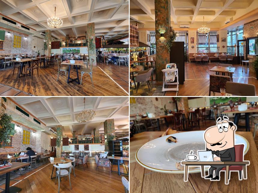 Посмотрите на внутренний интерьер "MiMi"