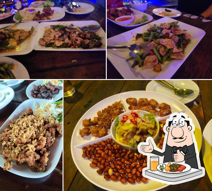 ร้านอาหารเอกขเนก