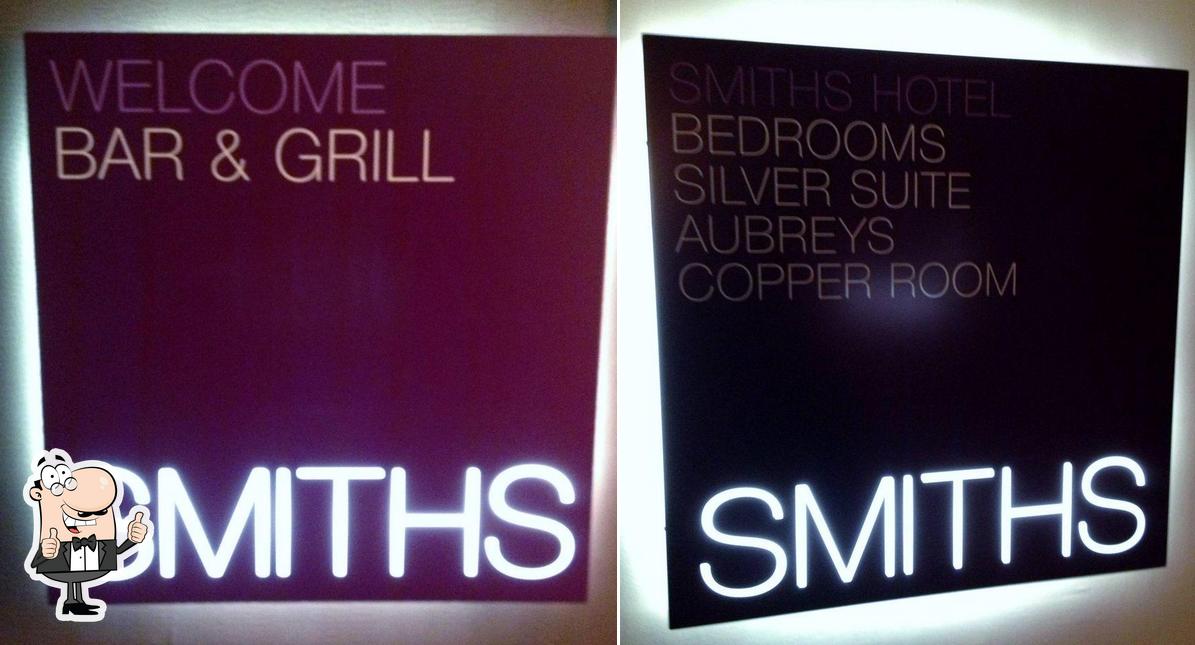 Smiths Bar & Grill