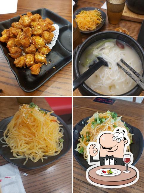 Yang's Braised Chicken Rice(Unionville)杨铭宇黄焖鸡米饭