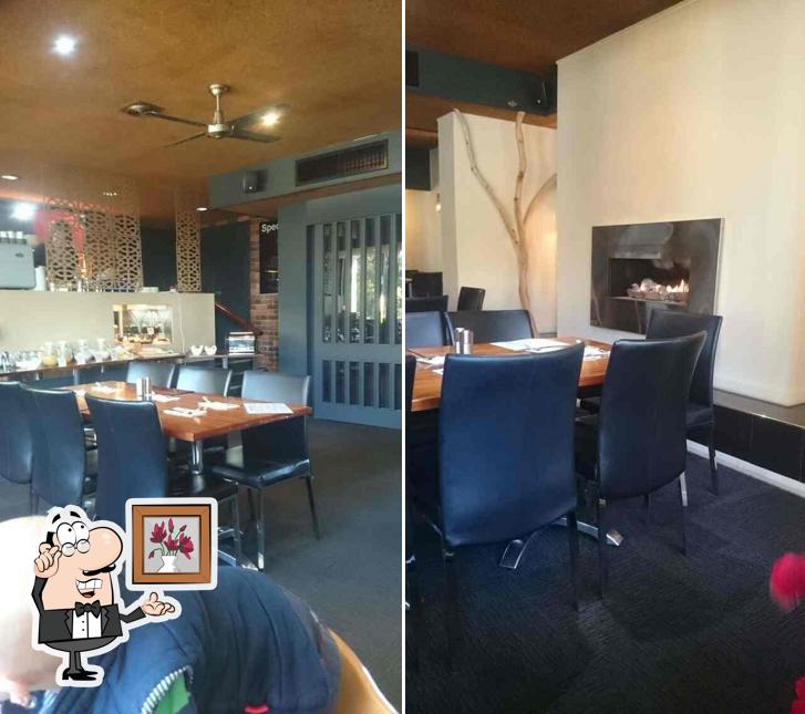 Botanical Bar & Grill