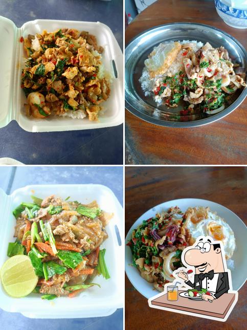 ร้านอาหาร ครัวคุณยายน้อย อ.เพ็ญ จ.อุดรธานี
