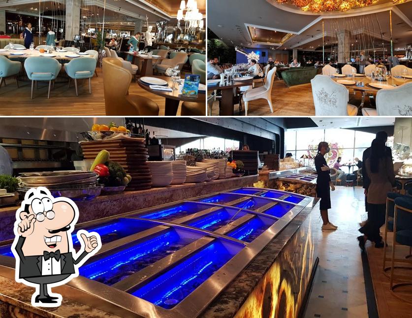 Посмотрите на внутренний интерьер "ERWIN РекаМореОкеана"