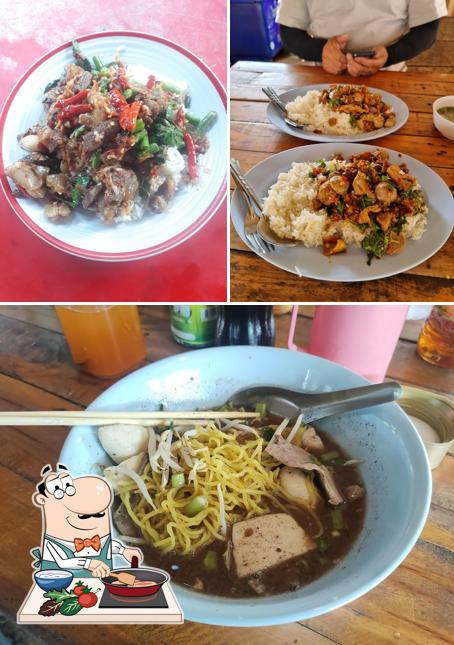 ร้านก๋วยเตี๋ยวเนื้อเปื่อยป้านานาราก อรพิมพ์