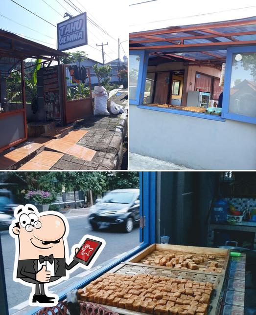 Kedai Tahu Al-Mina