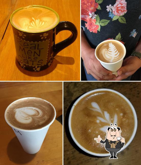 Mugs on Laurel