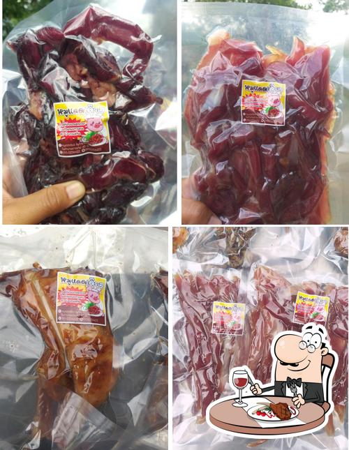 หมูแดดเดียวby ไก่ย่างยายหลอดในตำนานยาวนาน 40 ปี ขอนแก่น