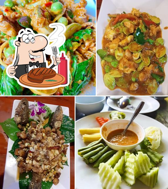 ร้านปักหลัก