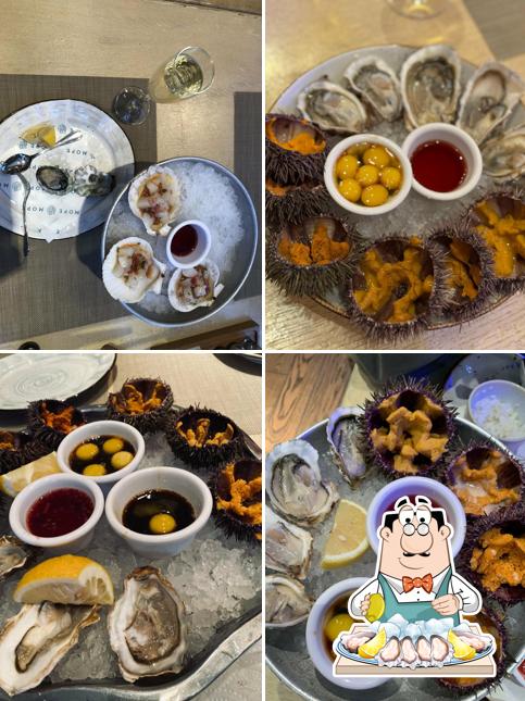 Устрицы в "Море Море"