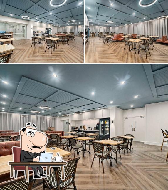MERCURE PAKENHAM RESTAURANT