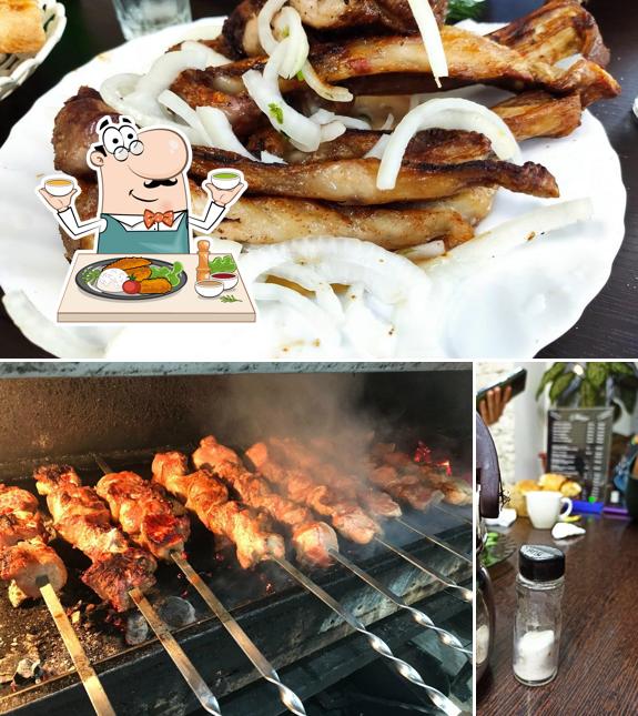 Еда в "У Эйваза"