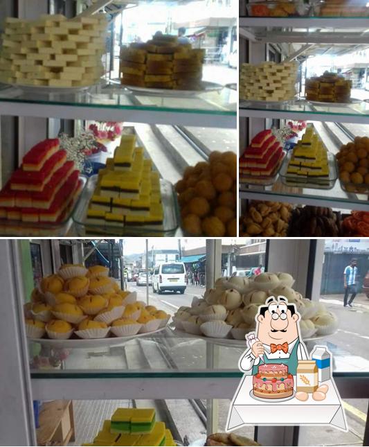 Aayan Snack